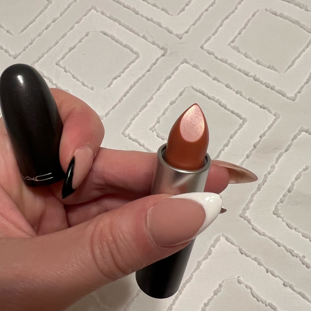 MAC Matte Lipstick *657 TASTE ME*